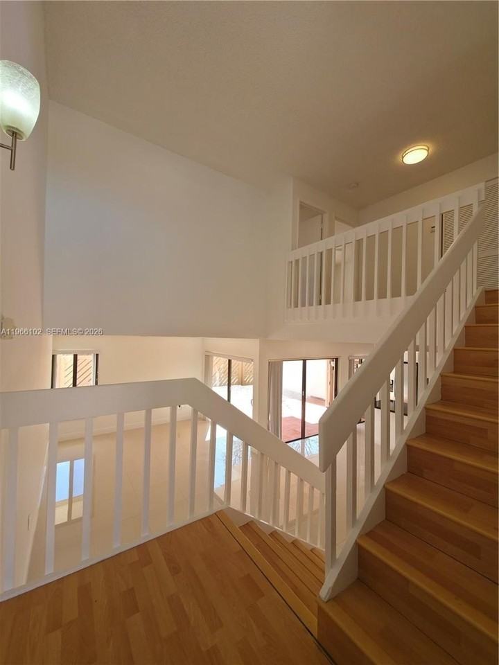 12510 Sw 94th Ter - Photo 7 of 40