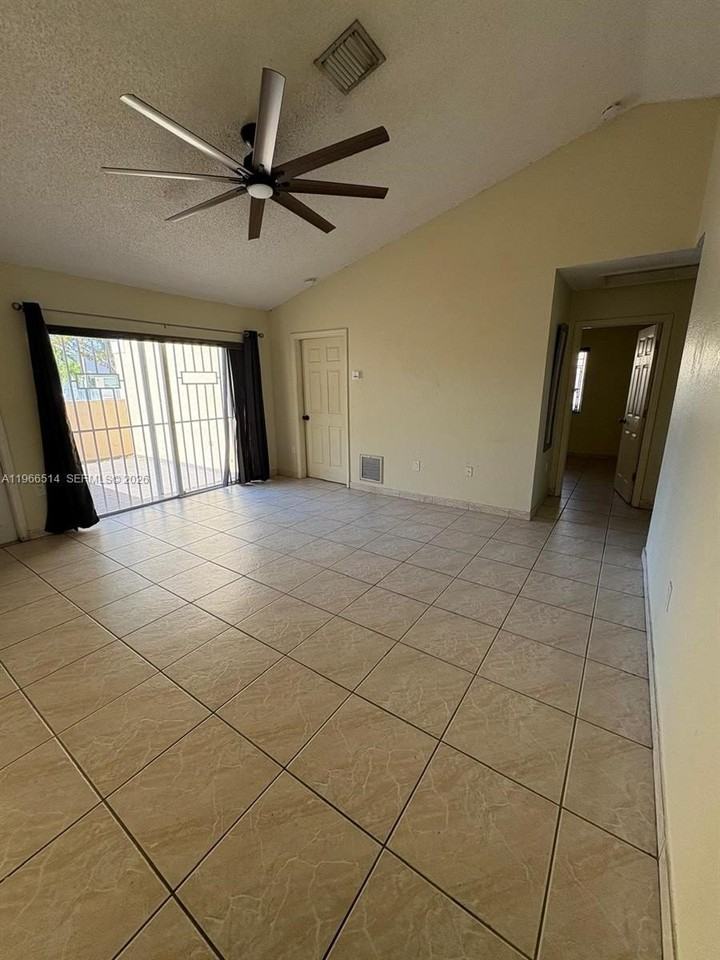 20237 Nw 32nd Ave #20237 - Photo 5 of 19