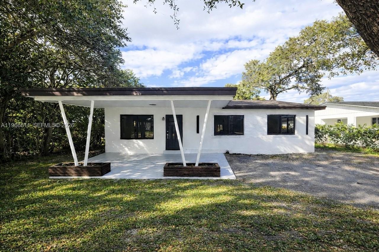 6849 Sw 12th St - Photo 2 of 24