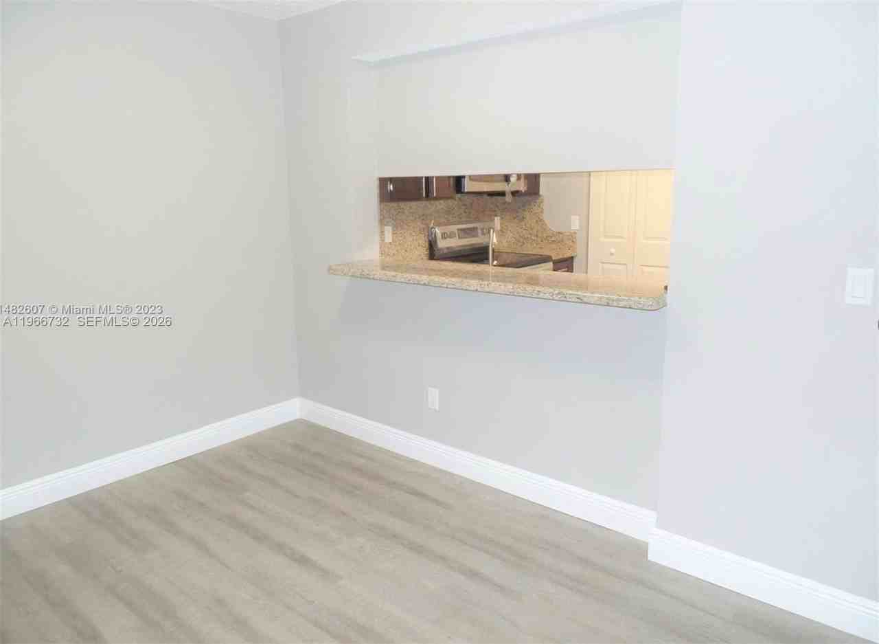 1281 Sw 46th Ave #2514 - Photo 2 of 13