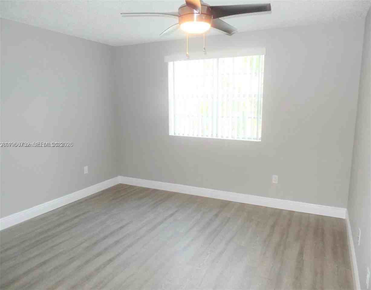 1281 Sw 46th Ave #2514 - Photo 7 of 13