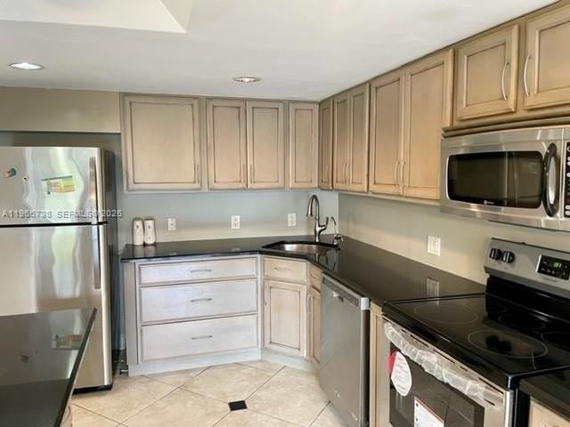 613 N University Dr #4 - Photo 4 of 45