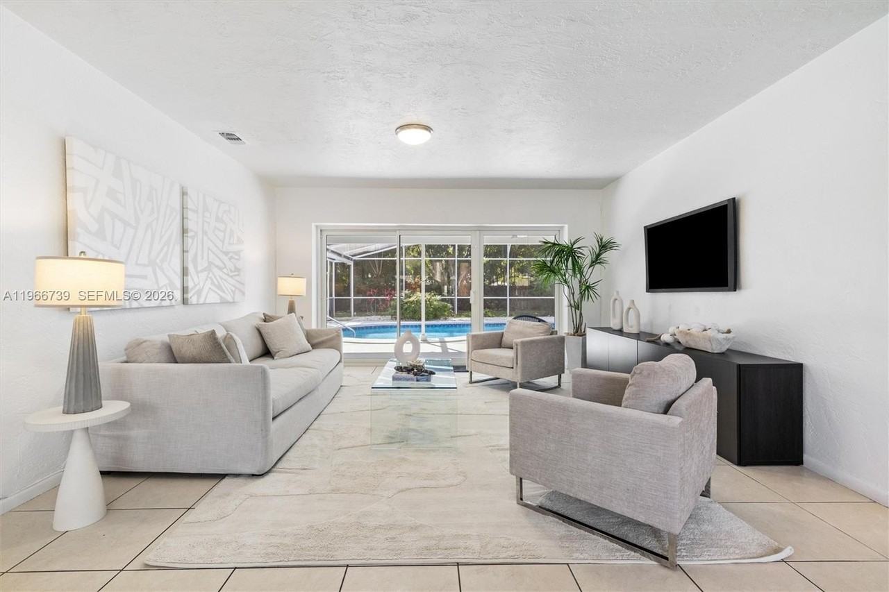 8260 Sw 133rd St - Photo 3 of 26