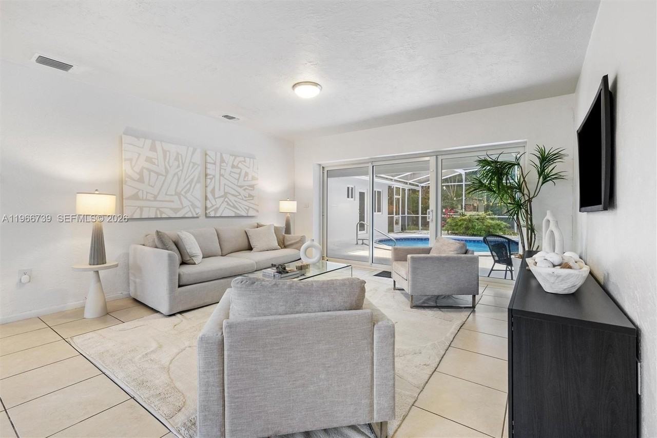 8260 Sw 133rd St - Photo 4 of 26