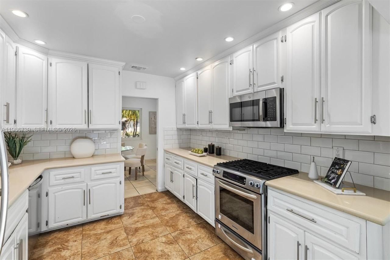 8260 Sw 133rd St - Photo 7 of 26