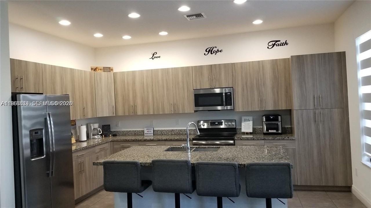 20945 Nw 1st Dr #20945 - Photo 4 of 19