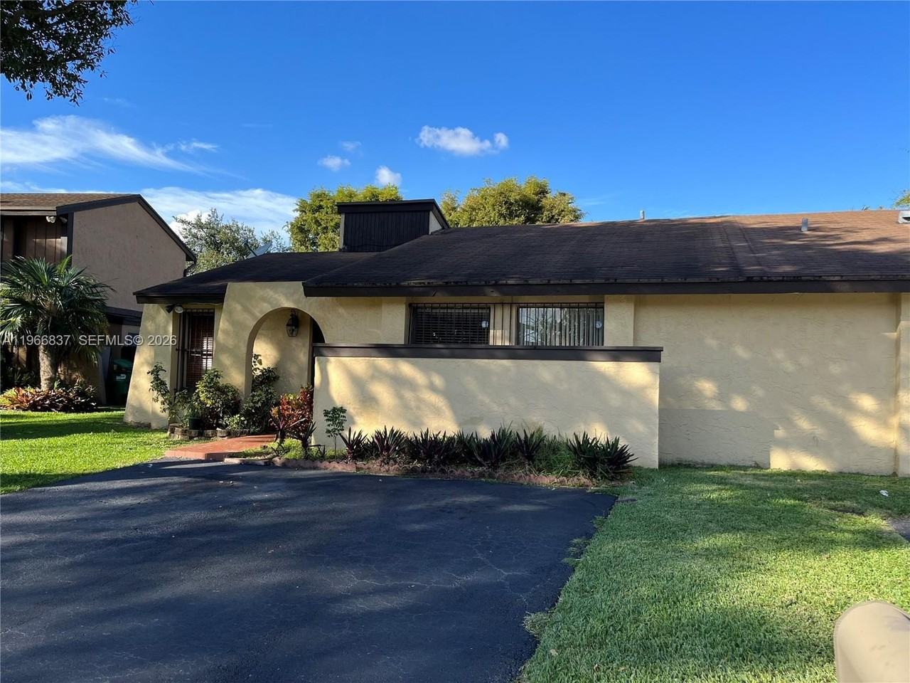 12713 Sw 70th Ln - Photo 3 of 11