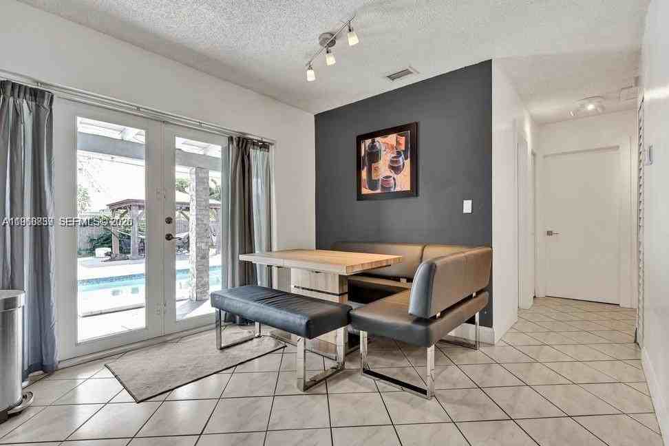 19821 Eagle Nest Rd - Photo 4 of 23