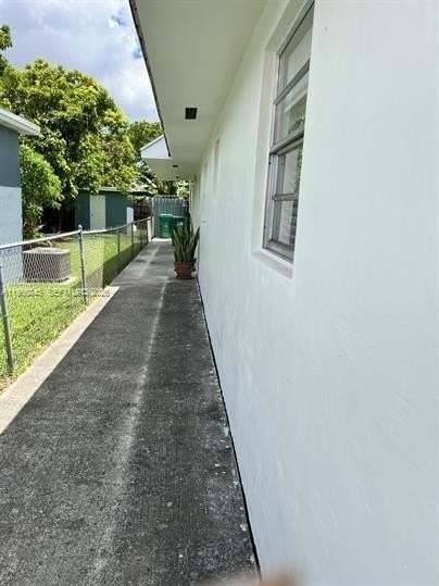 3715 Sw 91st Ave #1 - Photo 4 of 7