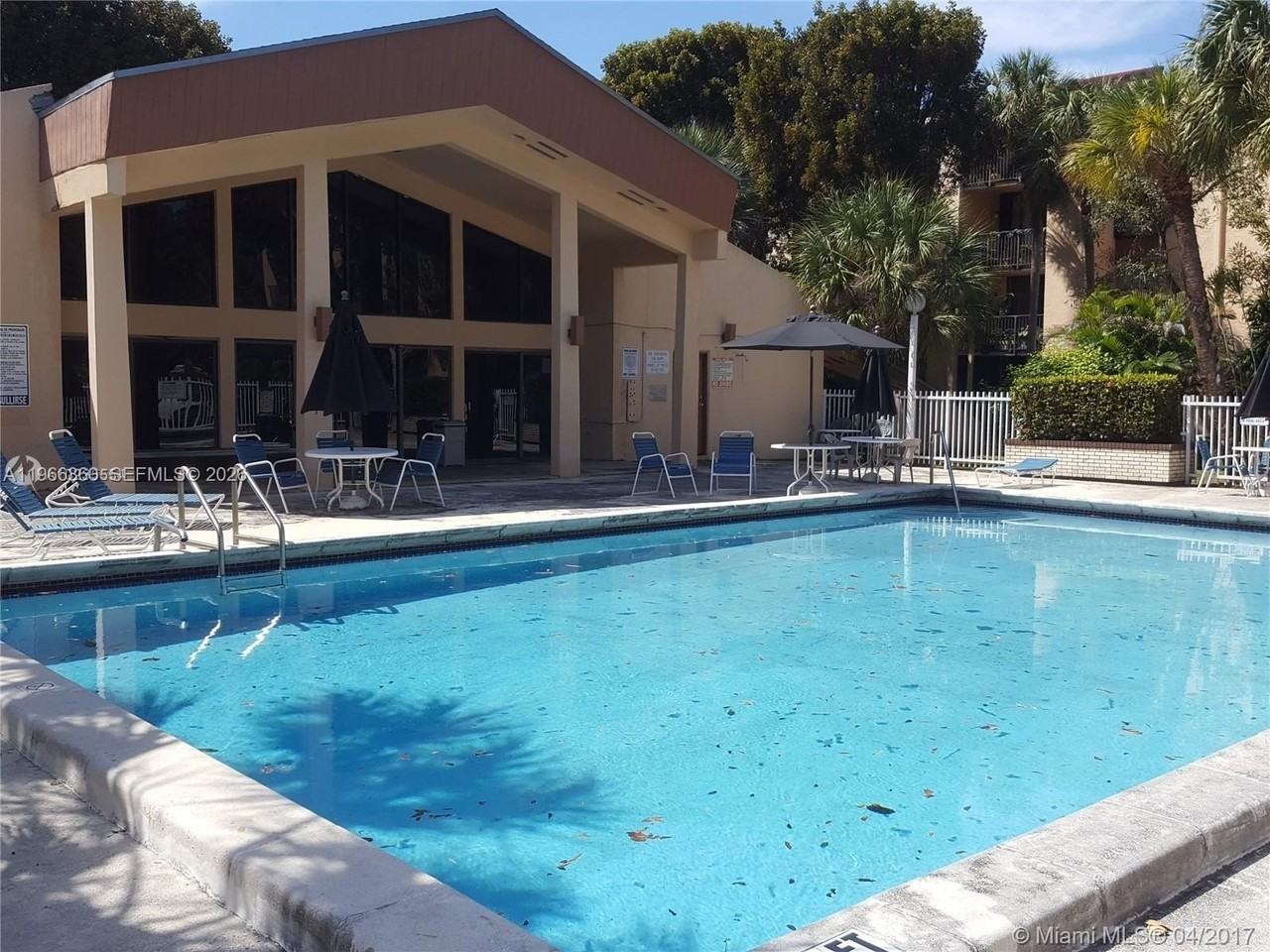 14601 N Kendall Dr #208K - Photo 7 of 15