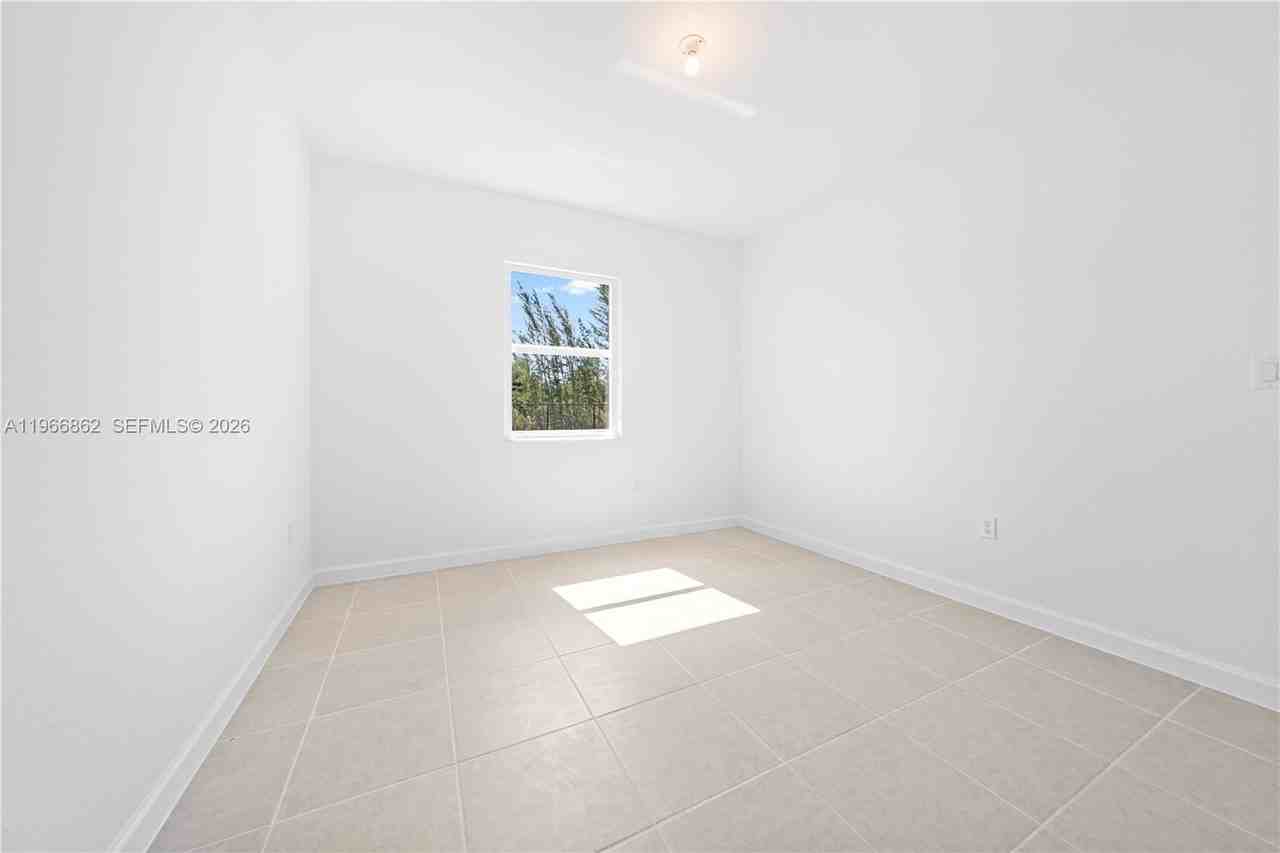 2442 Se 30th St #2442 - Photo 7 of 9