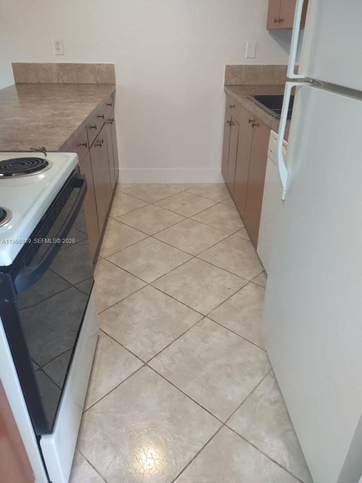 1880 N Congress Ave #101 - Photo 2 of 11