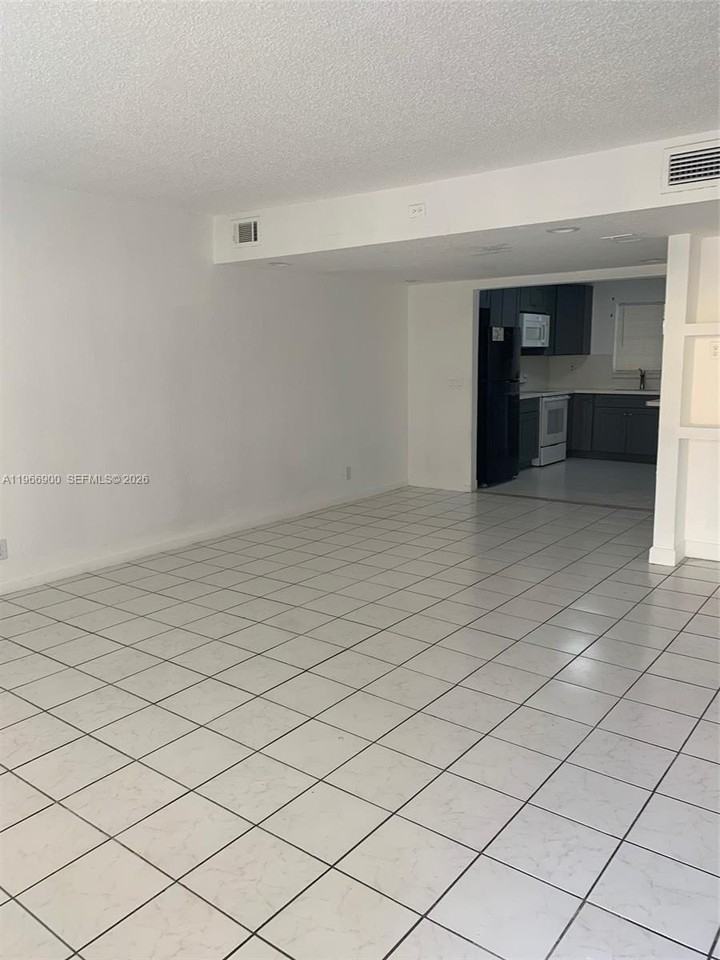 6520 Sw 41st St #6520 - Photo 3 of 19