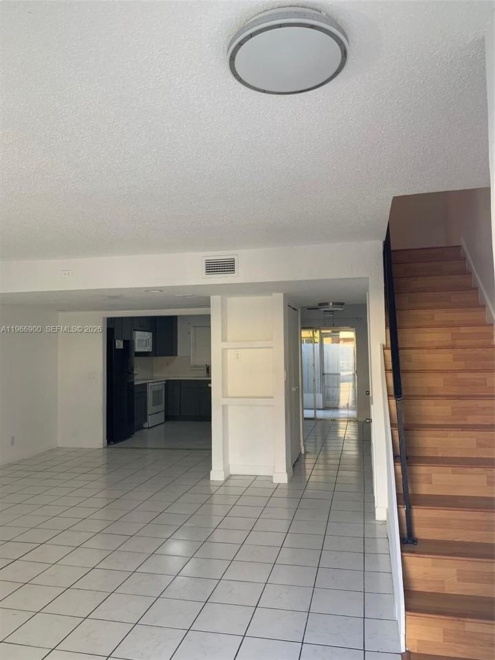 6520 Sw 41st St #6520 - Photo 4 of 19