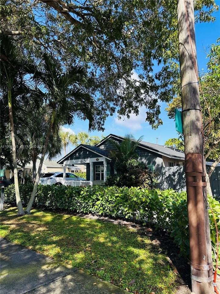 415 32nd St #3 - Photo 3 of 15