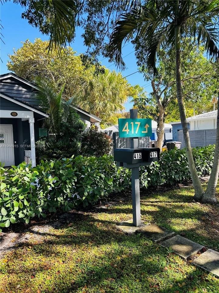 415 32nd St #3 - Photo 4 of 15