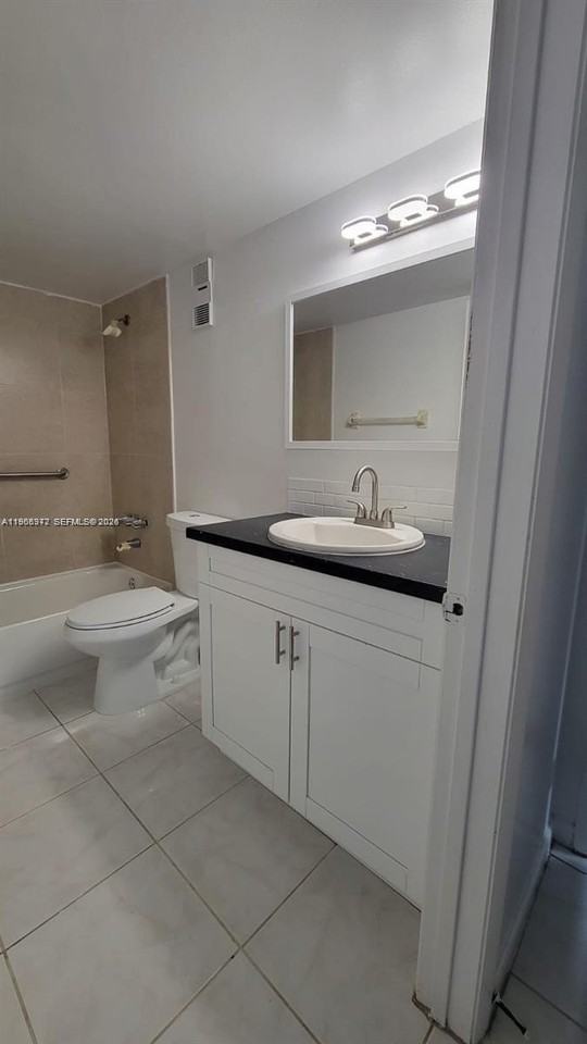 2042 Nw 43rd Ter #1 - Photo 6 of 7