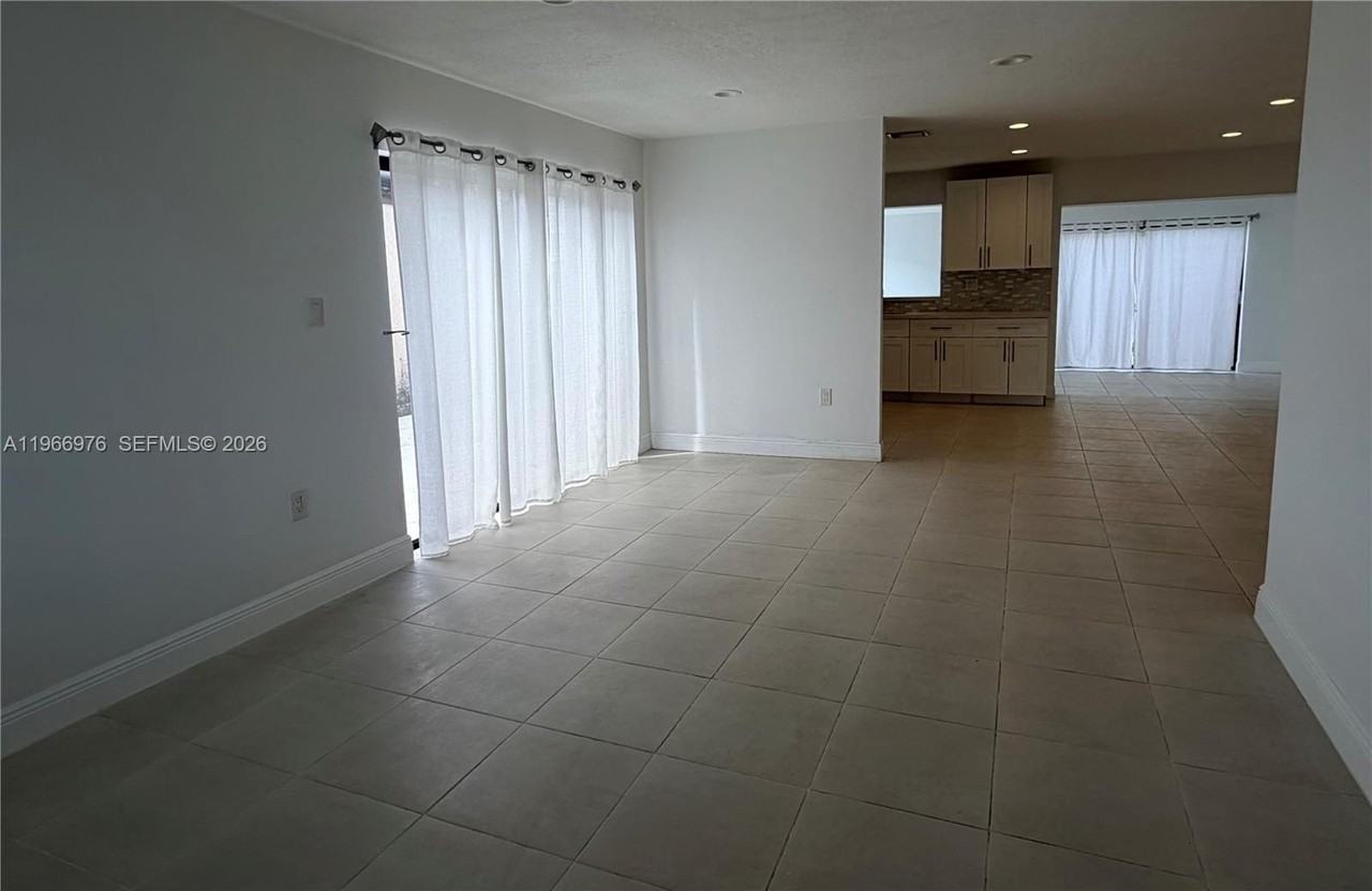 426 Nw 134th Ct - Photo 3 of 20