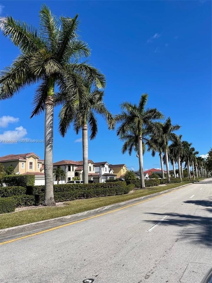 24063 Sw 109th Ave - Photo 2 of 28