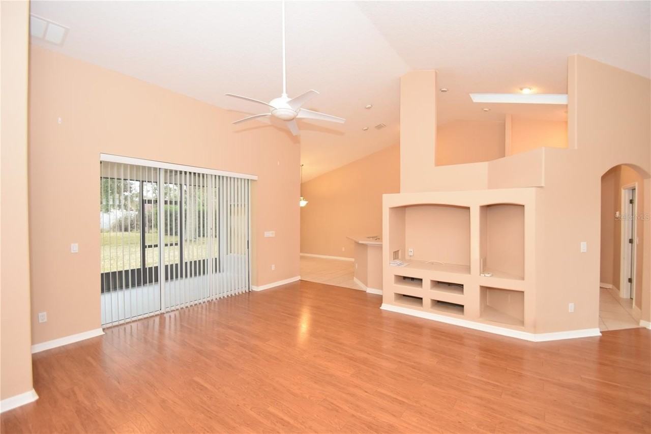 11 Ellsworth Dr - Photo 4 of 31