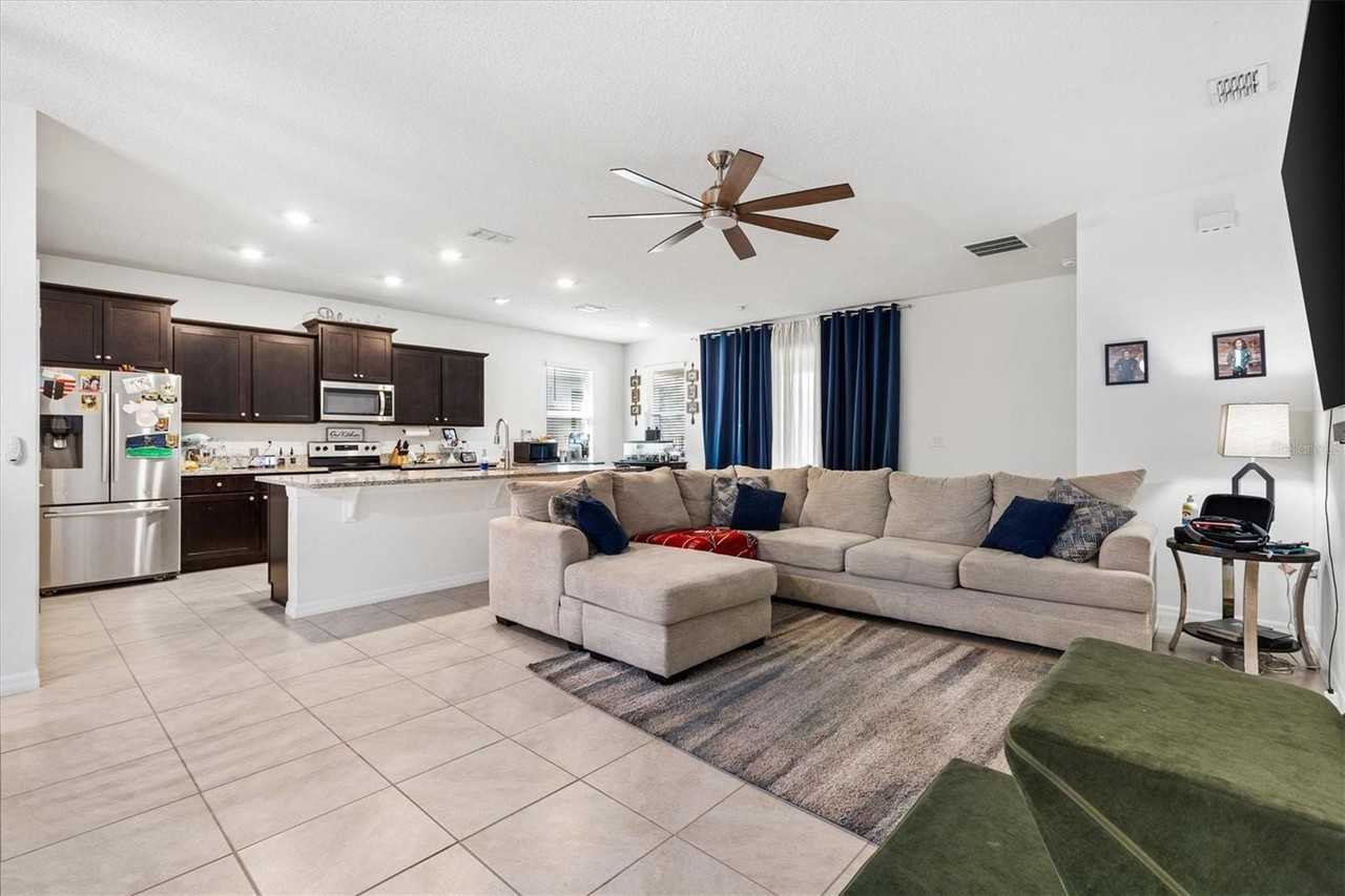 5470 Sunshine Dr - Photo 3 of 19