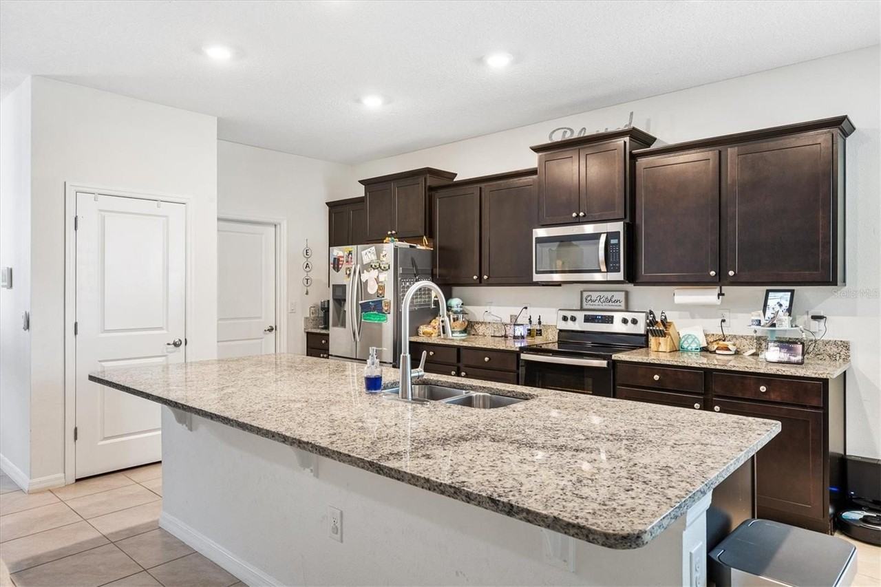 5470 Sunshine Dr - Photo 7 of 19