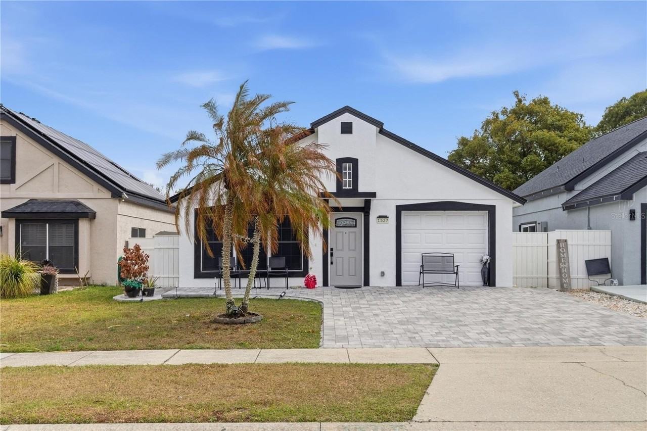 1527 Brookebridge Dr - Photo 2 of 18