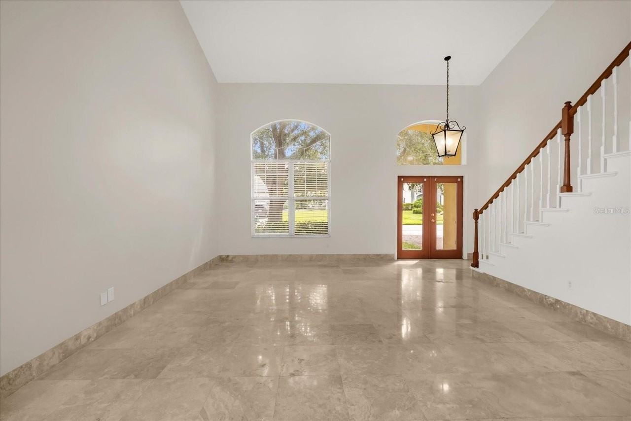 10218 Facet Ct - Photo 6 of 25