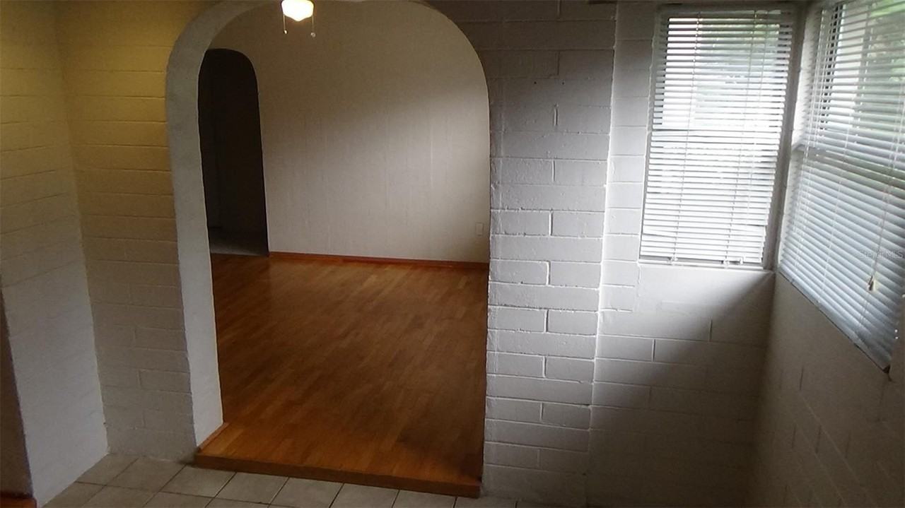 1921 Stanley St - Photo 3 of 18