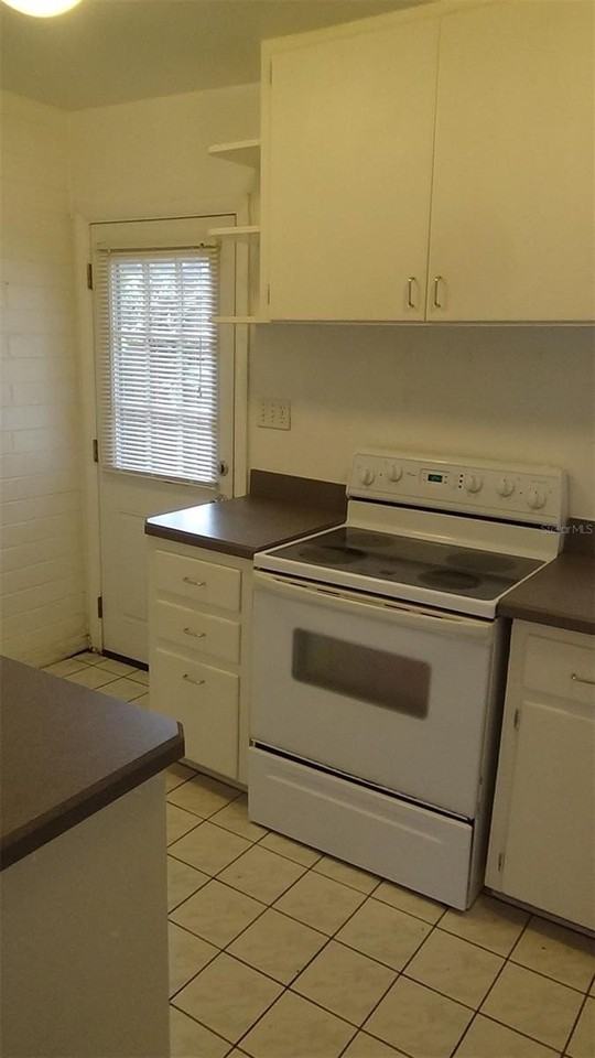 1921 Stanley St - Photo 7 of 18