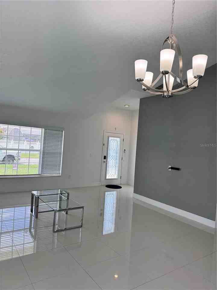 2823 Maguire Dr - Photo 2 of 40