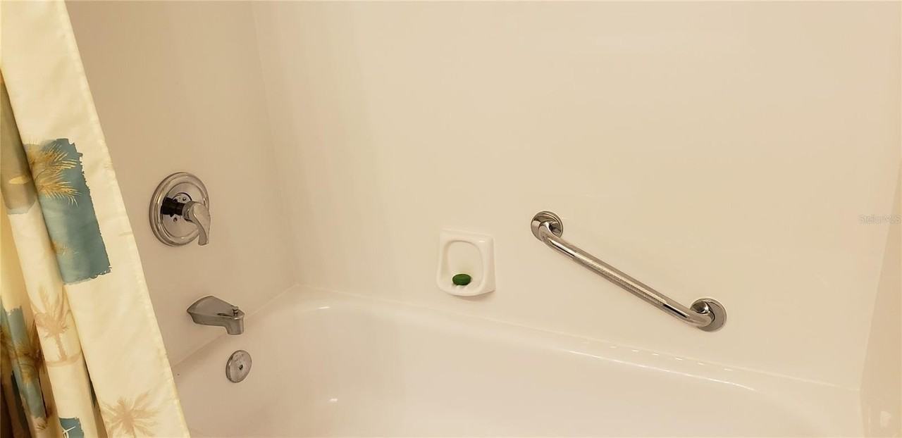 7701 Starkey Rd #102 - Photo 6 of 24