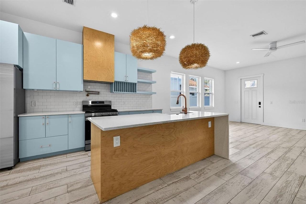 611 24th Ave N - Photo 7 of 42