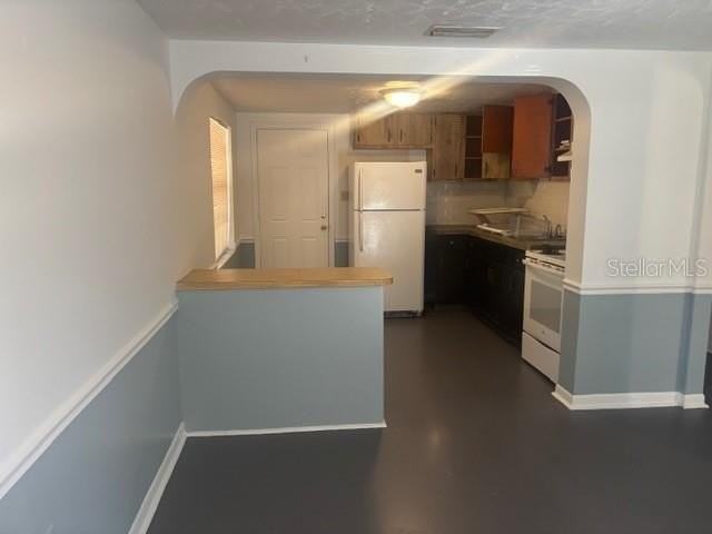 2004 E Genesee St - Photo 5 of 12