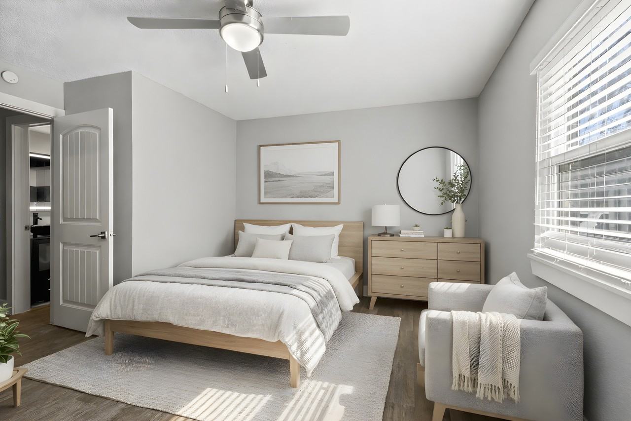 Mandarin Bay Apartments - Photo 3 of 37