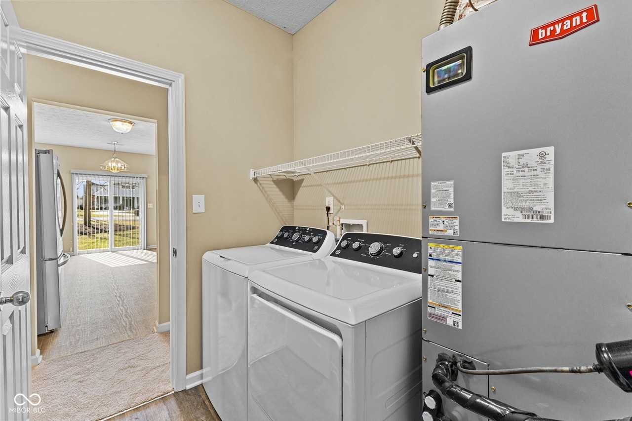 1241 Elm Grove Ln - Photo 5 of 30