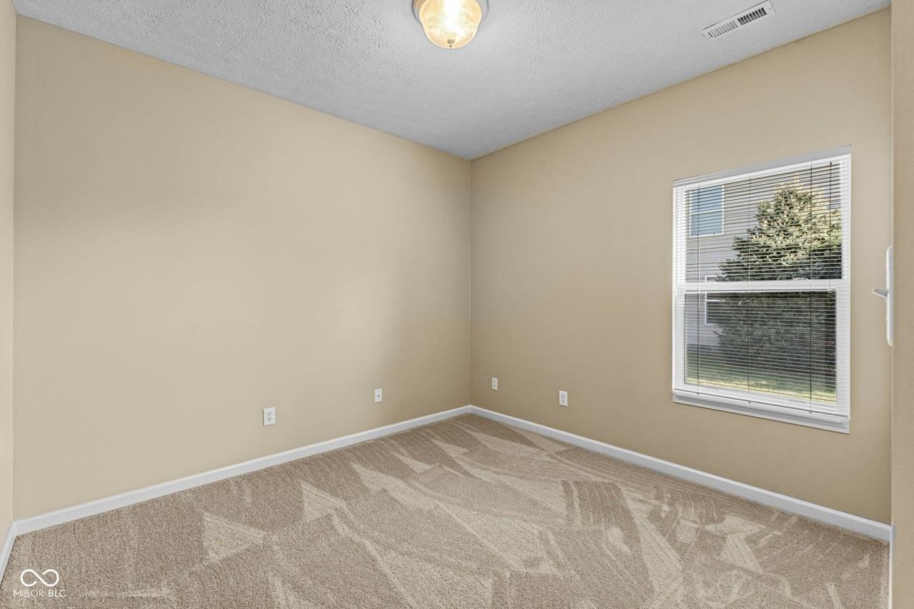 1241 Elm Grove Ln - Photo 6 of 30