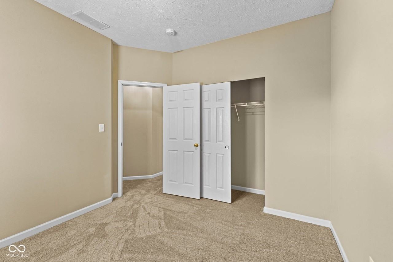 1241 Elm Grove Ln - Photo 7 of 30