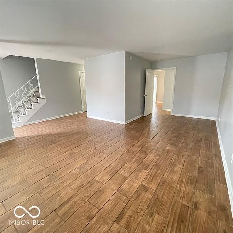 1155 Canterbury Sq S - Photo 6 of 27