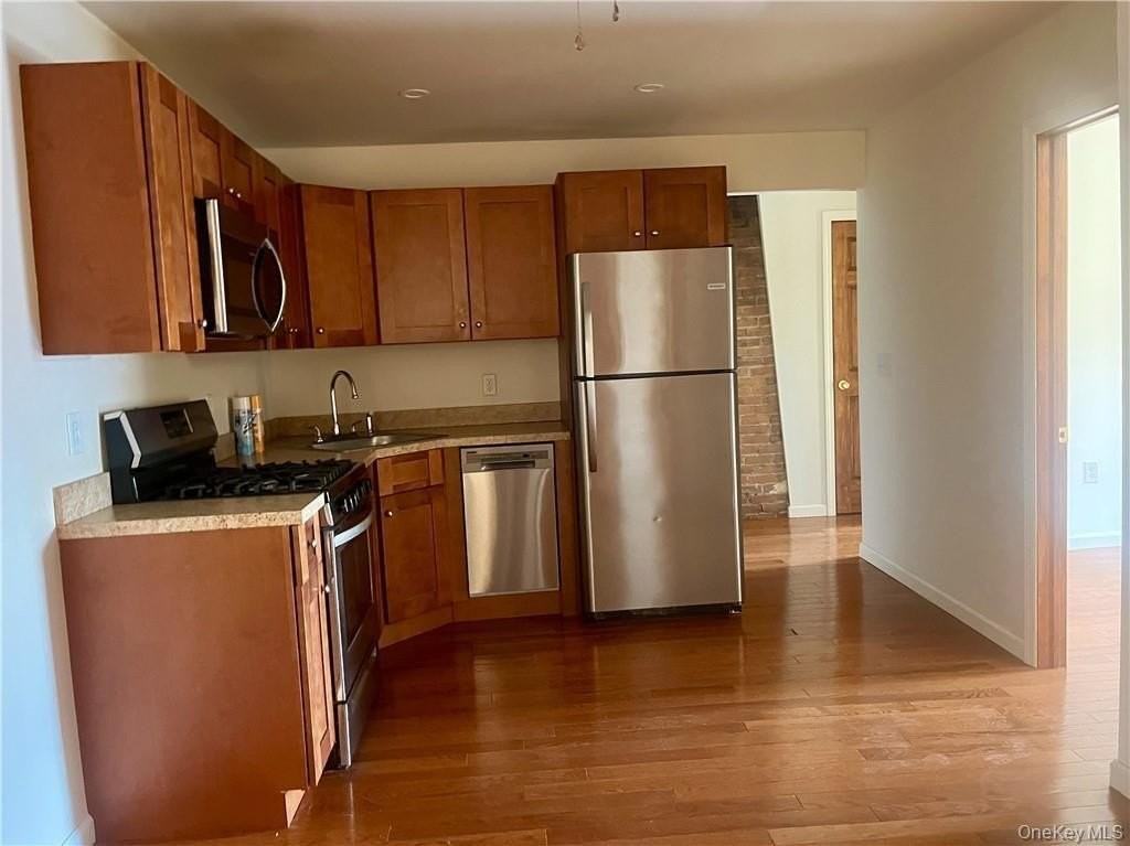 55 W Main St #5 - Photo 5 of 13