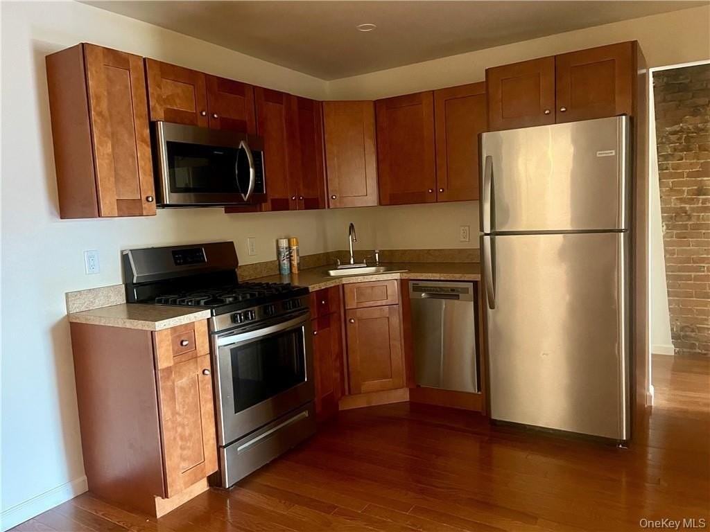 55 W Main St #5 - Photo 6 of 13