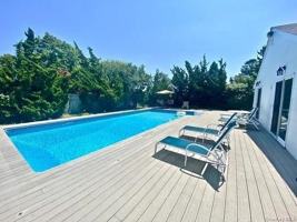 featured image of 16 Osceola Ln