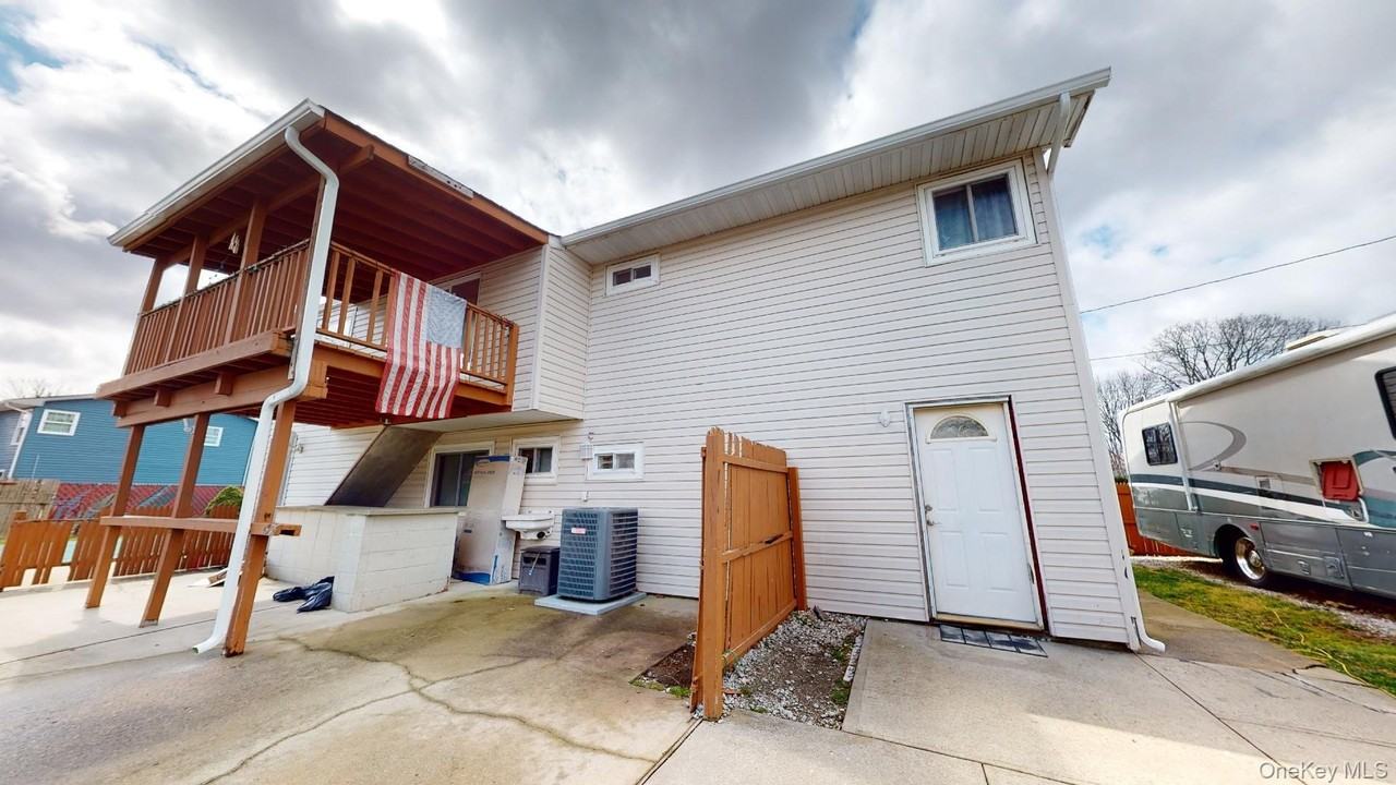 511 Freeman Ave - Photo 3 of 40