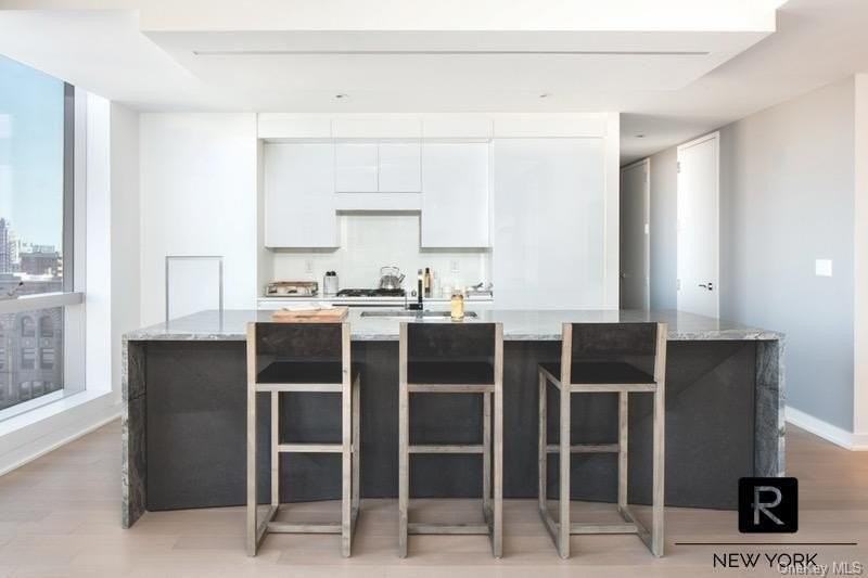 400 Park Ave S Apt 30b #30B - Photo 3 of 5