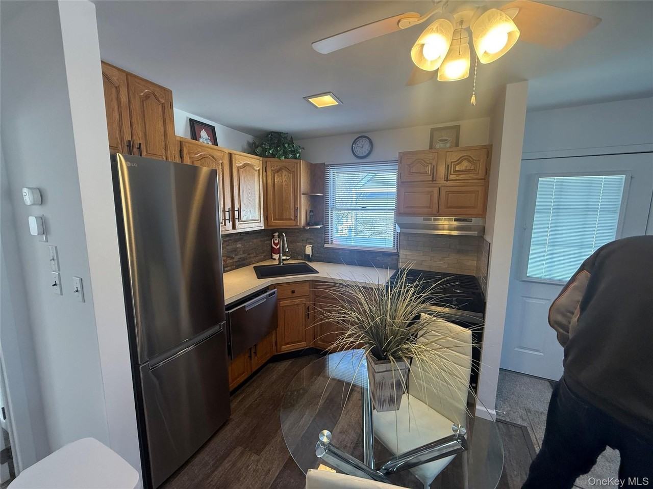 83 Beecher Rd - Photo 2 of 5