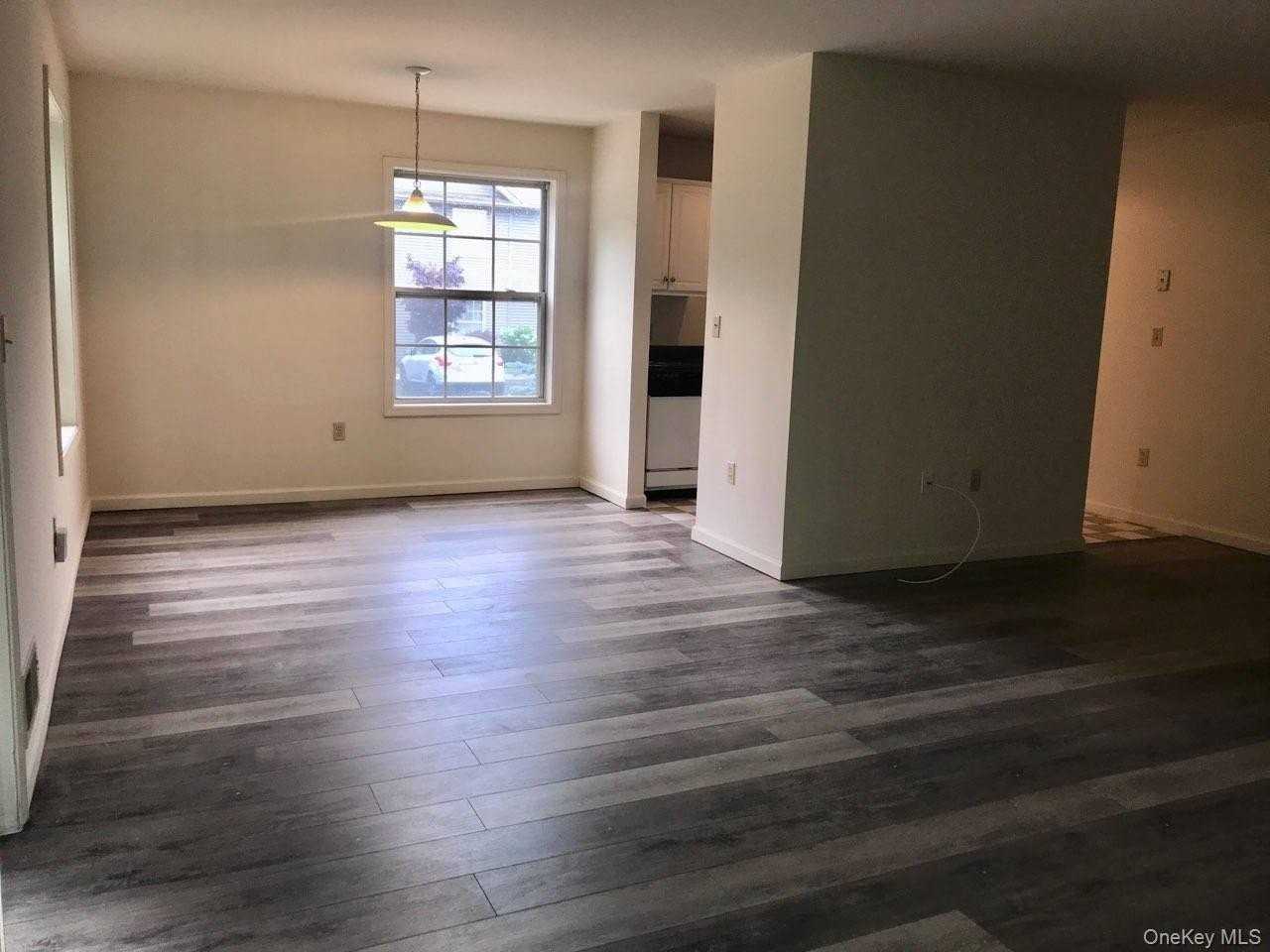 194 E Main St Apt 19 #19 - Photo 5 of 9