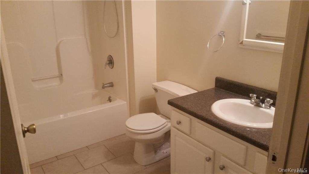 194 E Main St Apt 19 #19 - Photo 7 of 9