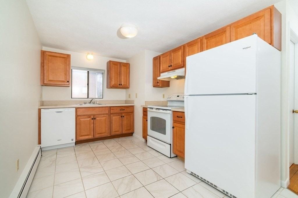 72 Martensen St Apt 2 #2 - Photo 4 of 23