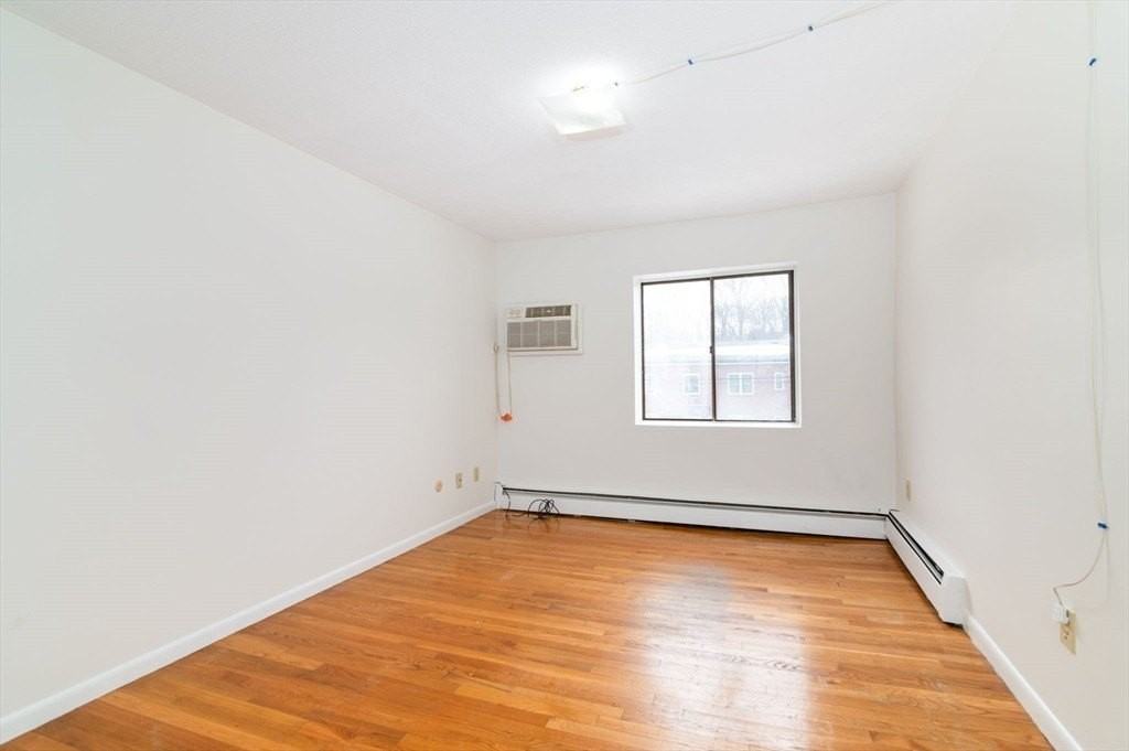 72 Martensen St Apt 2 #2 - Photo 7 of 23