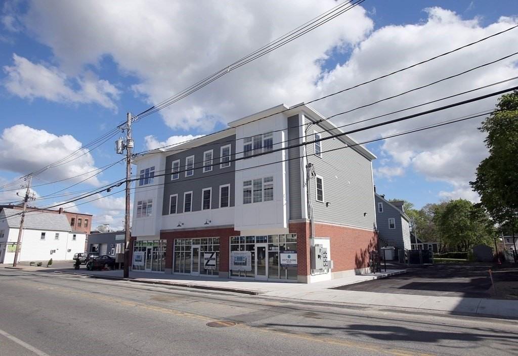 30 Temple St Unit 201 #201 - Photo 2 of 15